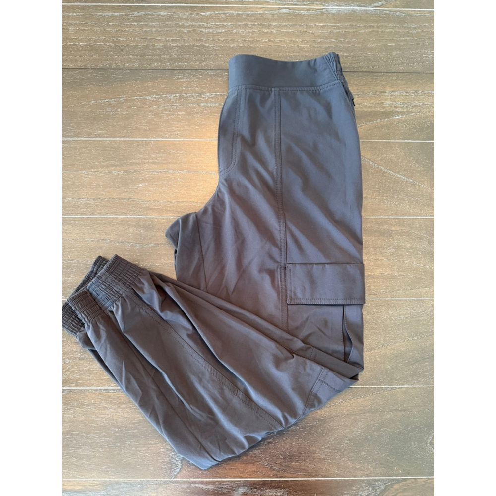 Women's Athleta Chelsea Utility Jogger cargo Pants Size 6 Black